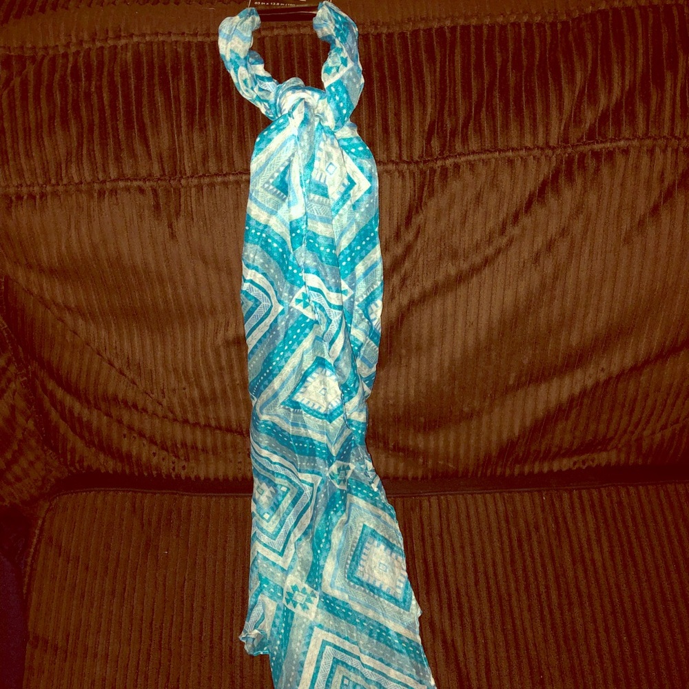 White and teal fashion scarf